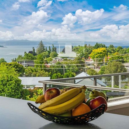 Ngaio Views - Lake Taupo Holiday Home Екстер'єр фото