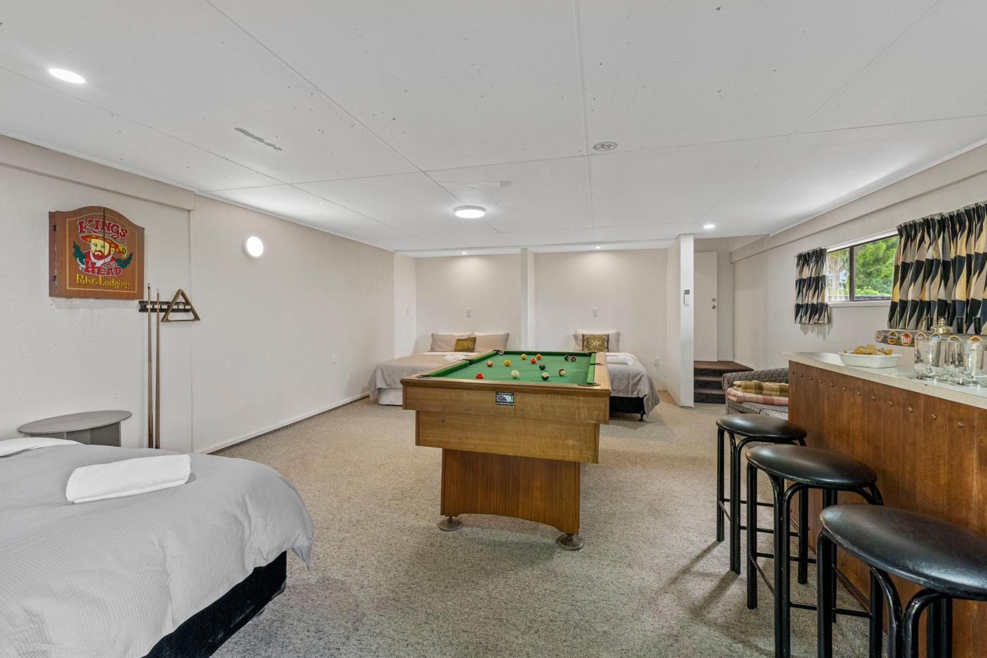 Ngaio Views - Lake Taupo Holiday Home Екстер'єр фото