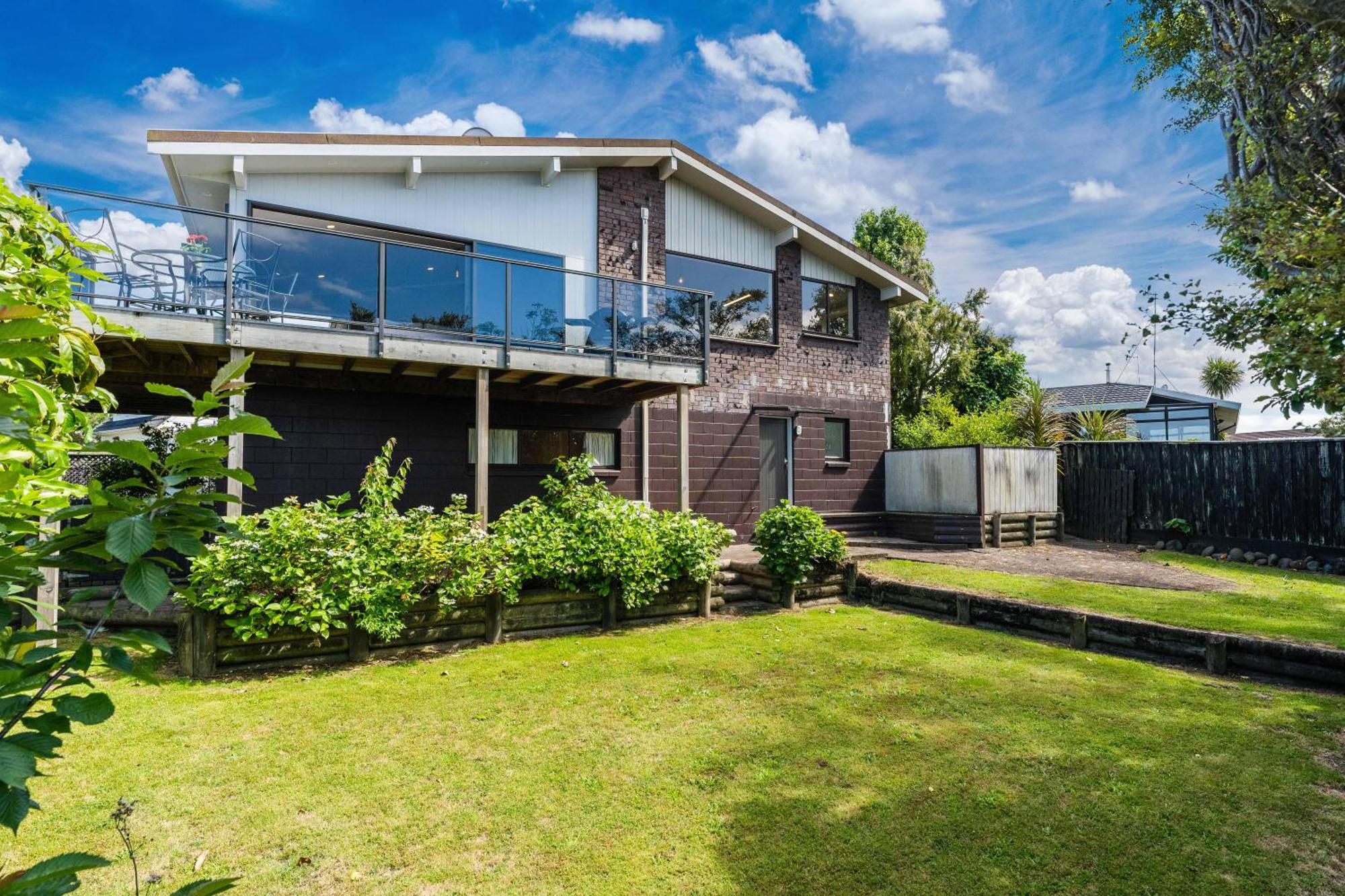 Ngaio Views - Lake Taupo Holiday Home Екстер'єр фото
