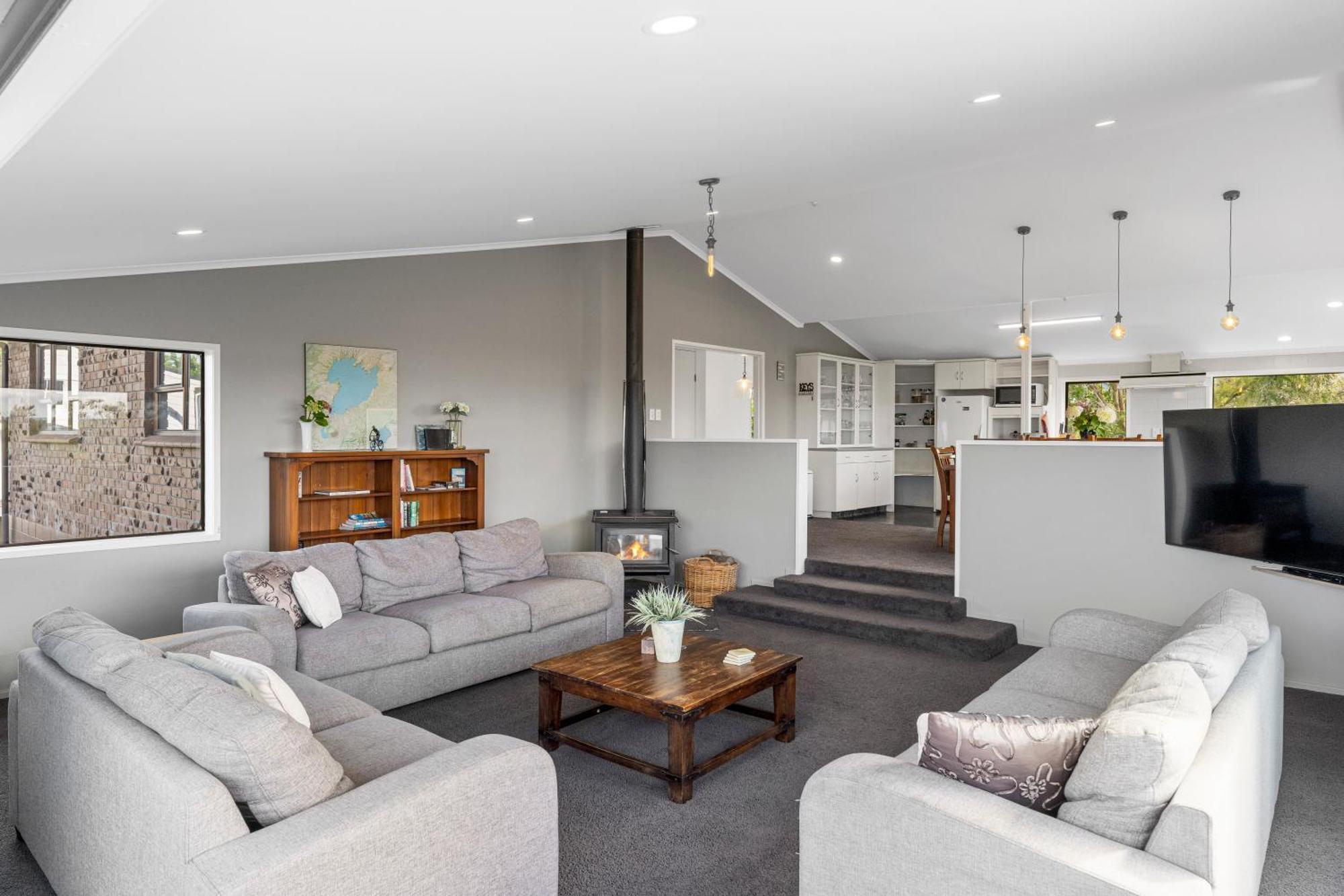 Ngaio Views - Lake Taupo Holiday Home Екстер'єр фото