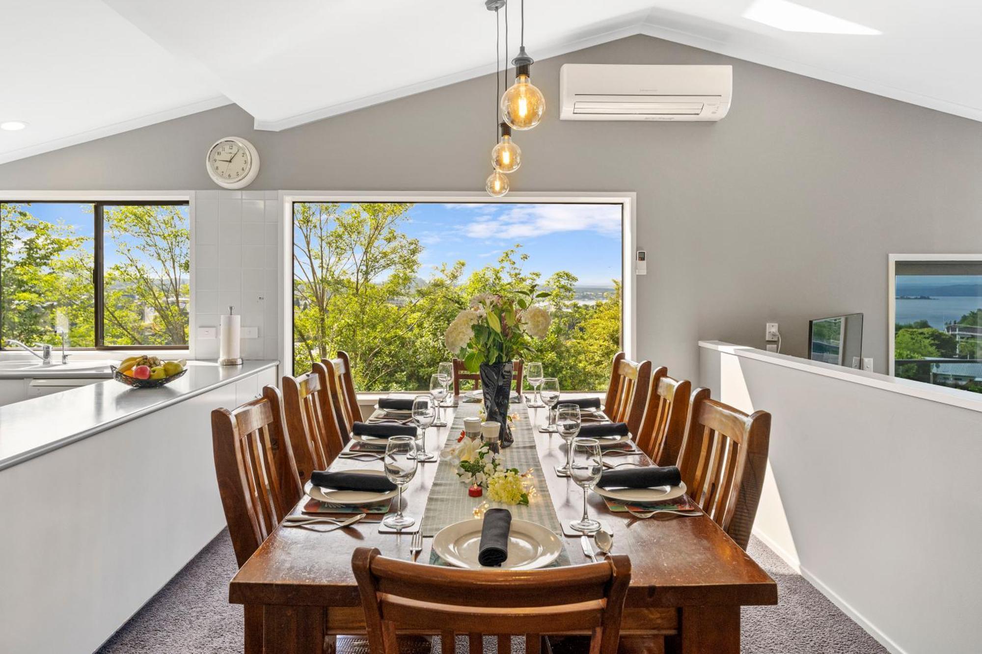 Ngaio Views - Lake Taupo Holiday Home Екстер'єр фото