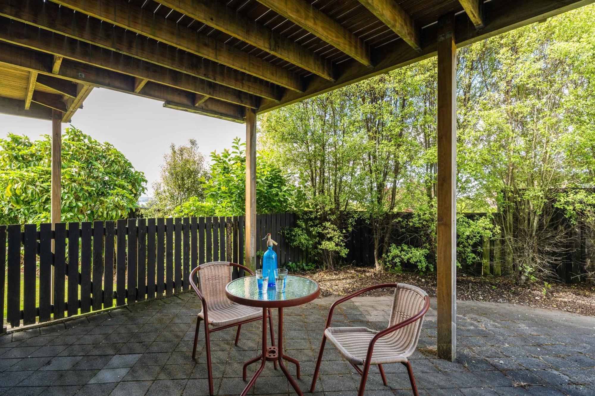 Ngaio Views - Lake Taupo Holiday Home Екстер'єр фото