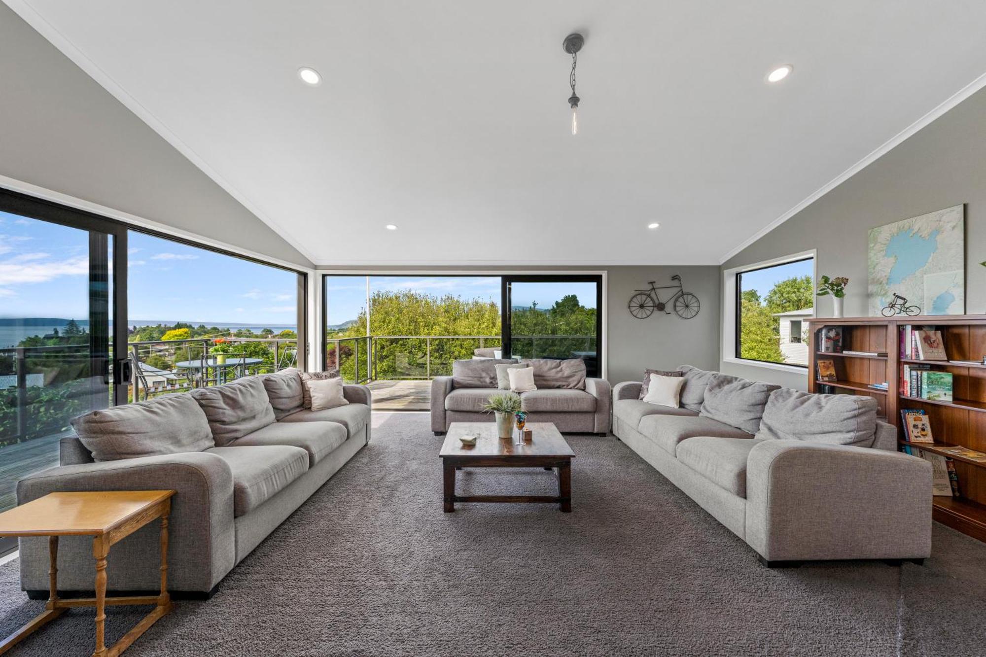 Ngaio Views - Lake Taupo Holiday Home Екстер'єр фото